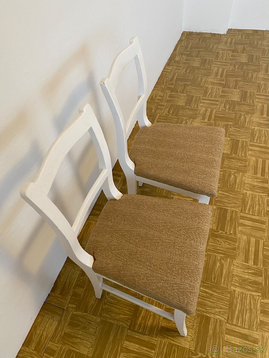 Dve masívne dubové stoličky - 3