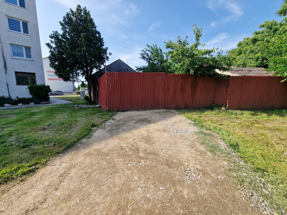 Pozemok v centre mesta Sereď o výmere 385 m2 na predaj - 3