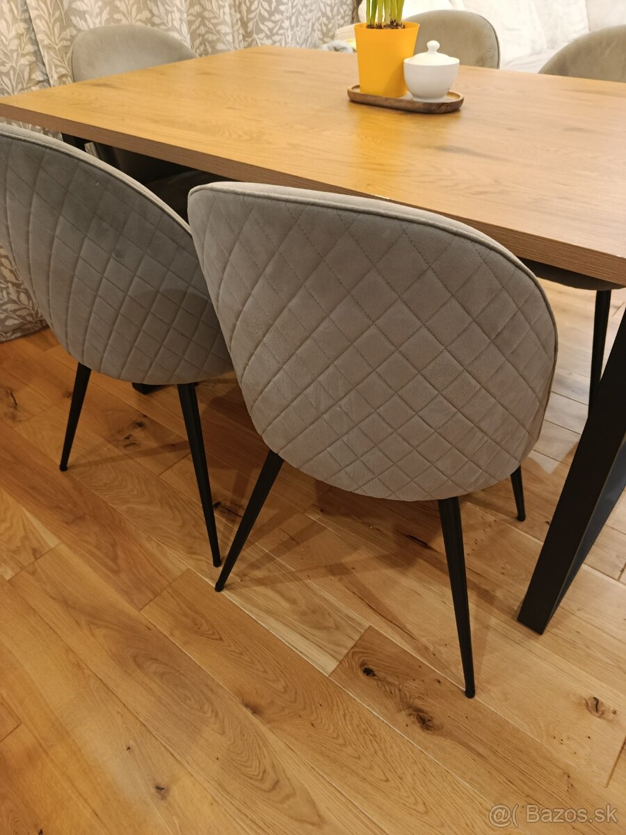 Jedálenský stôl so stoličkami - 3