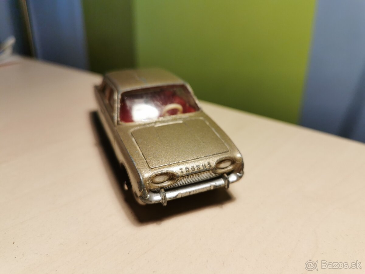 Dinky toys Ford Taunus - 3