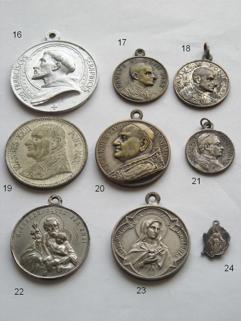 Medaily svätcov a Starožitné sväté obrázky na skle - 3