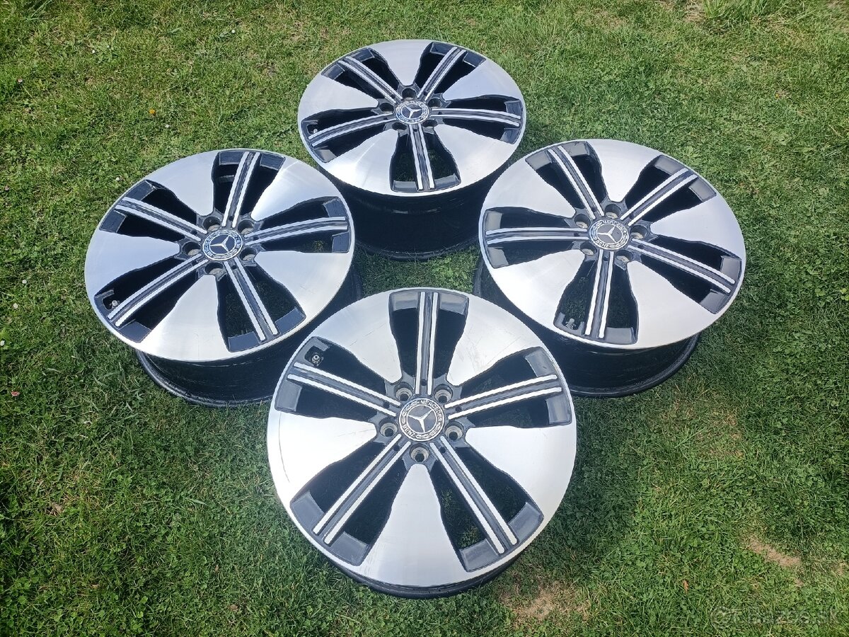 Original R18 Mercedes - 3