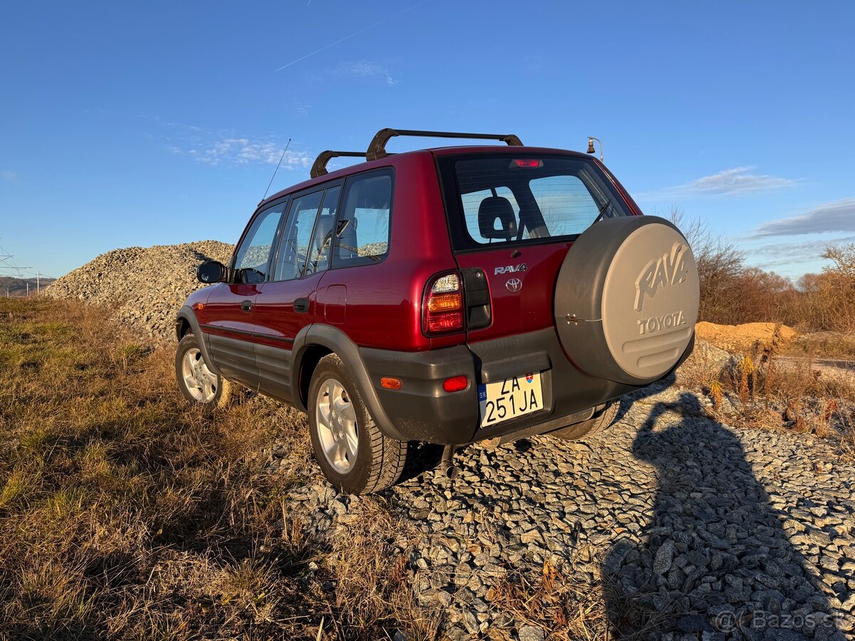 Toyota RAV4 4x4 NOVÁ STK, EK