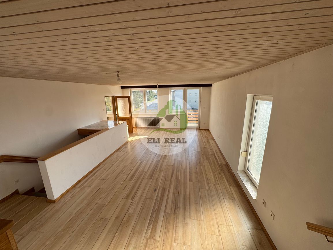 Prenájom priestranného mezonetového bytu s garážou a záhrado - 3