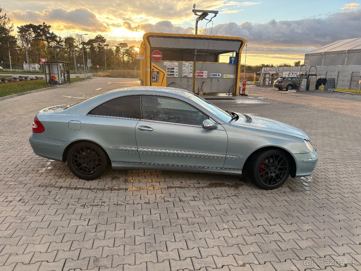 Predám Mercedes clk 240 v6 - 3