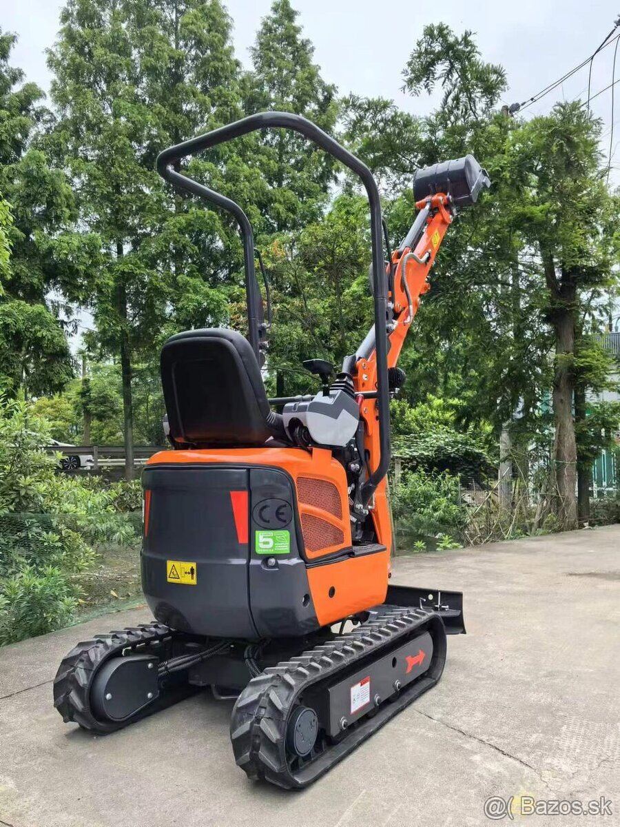 Predám tento minibager o váhe 1200 kg Pro - 3