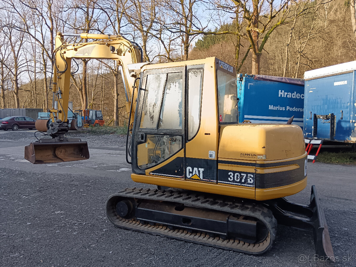 Pásový Bagr CAT 307 B - 3