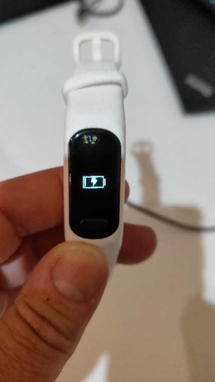 Predám fitness náramok Garmin vivosmart5 Min - 3