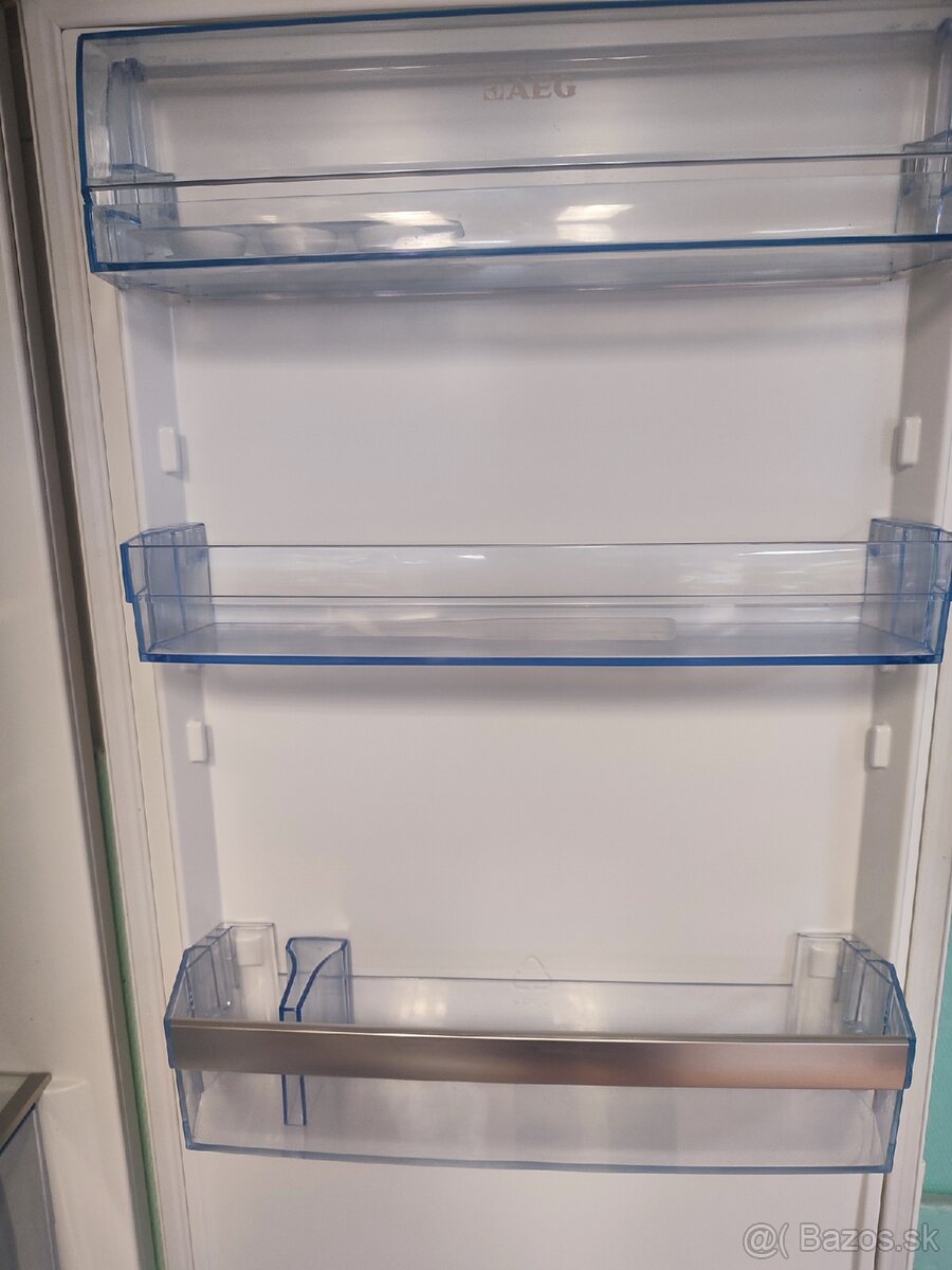 Predám chladničku AEG S53600CSW0 - 3