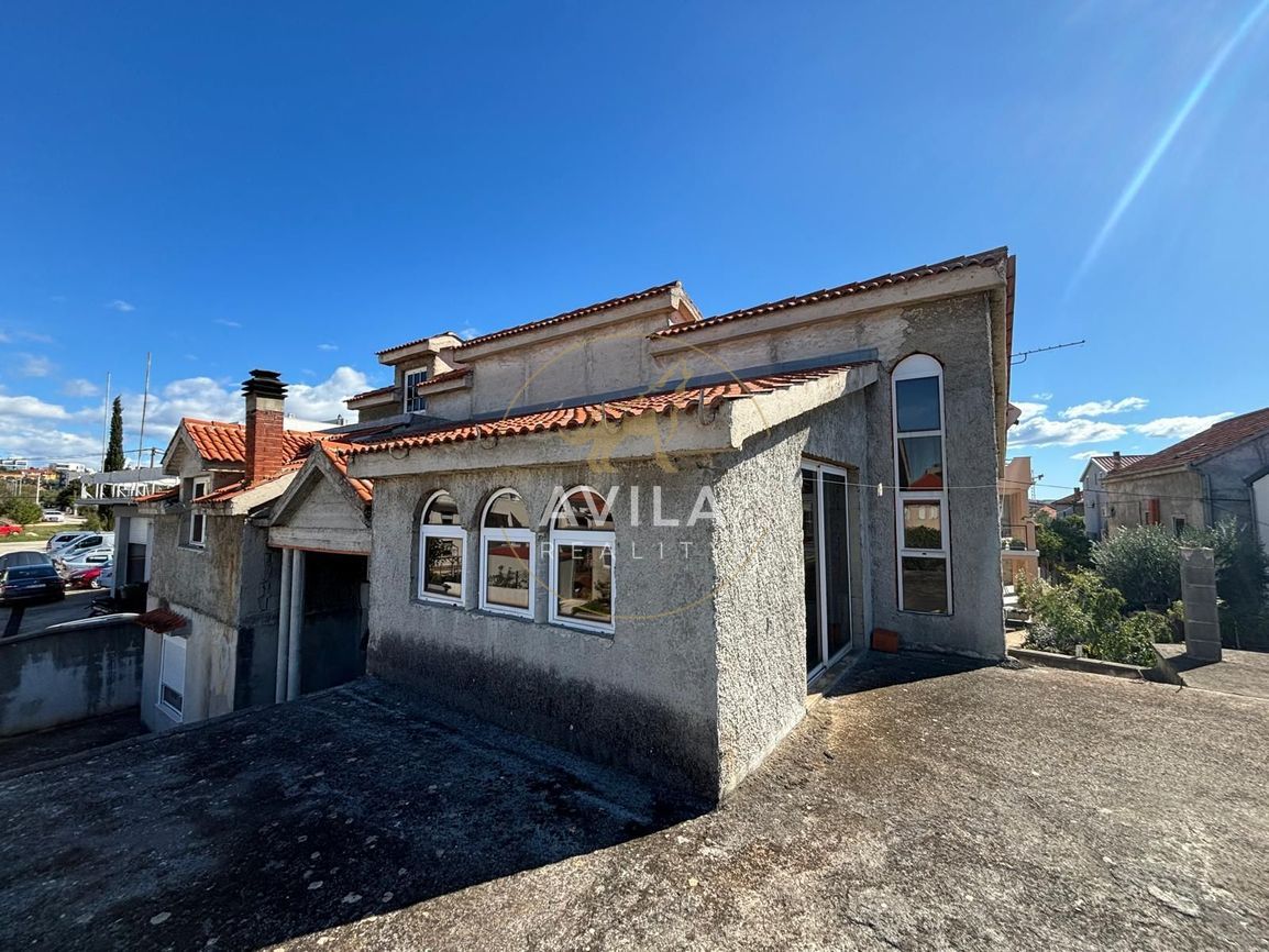 Na predaj apartmán-rodinný dom s terasou a garážou – Zadar, - 3