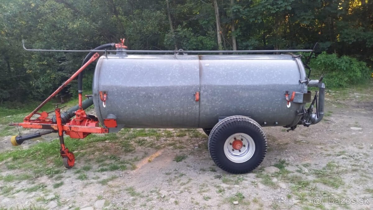 Fekalný voz 4000 l - 3