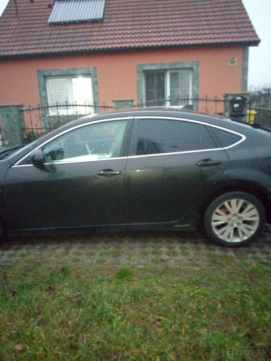POZOR ZNIZENA CENA Predam mazdu 6 2010 - 3