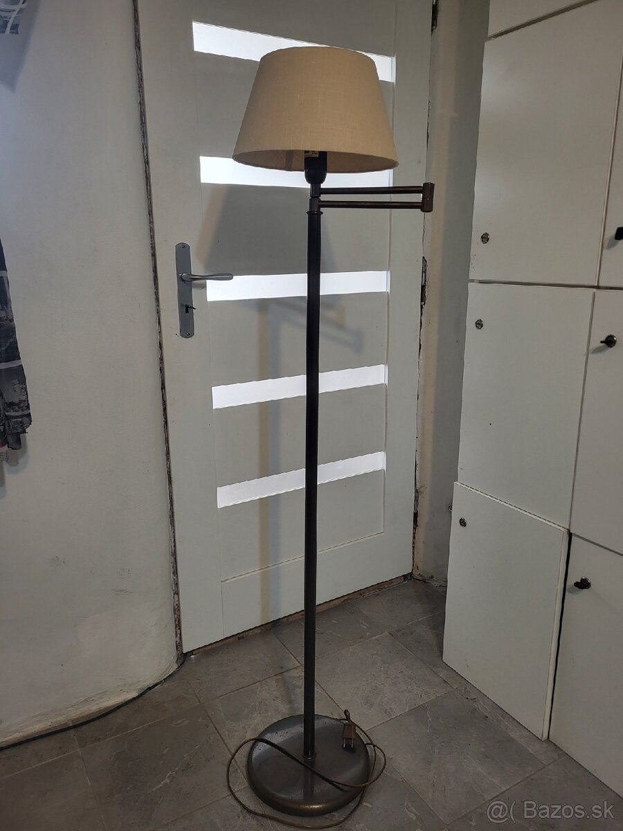 Nastaviteľná stojaca lampa - 3