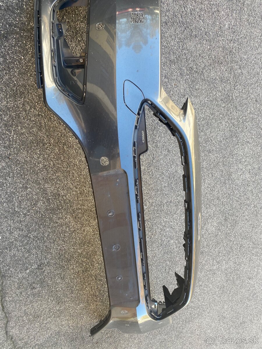 Ford Focus Mk3 predny naraznik - 3