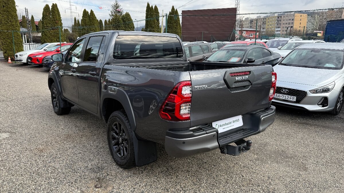 Toyota Hilux DC 2.8 I D-4D Invincible 4x4 A/T