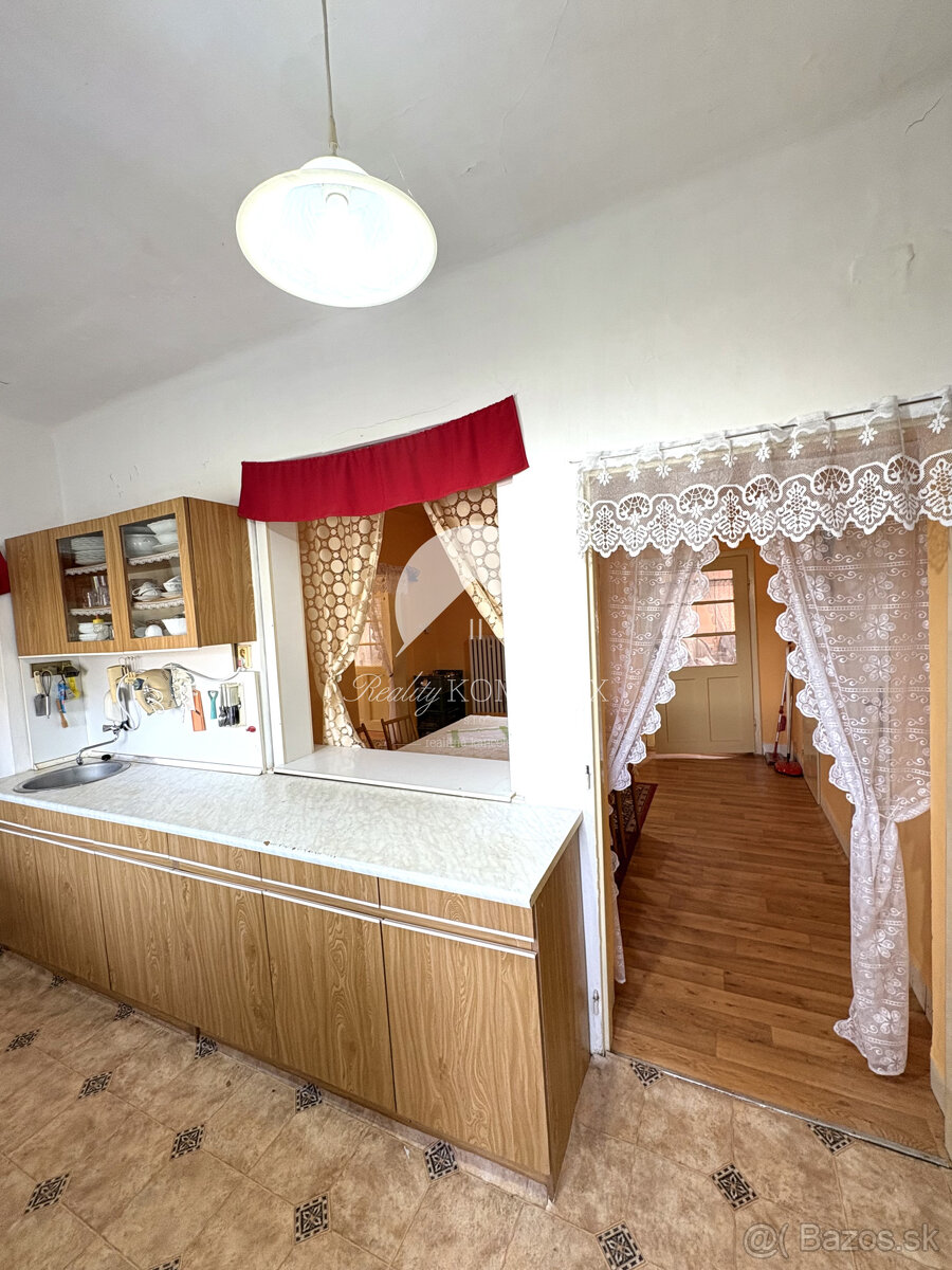 Reality KOMPLEX s.r.o.,Vám ponúka na predaj priestranný dom - 3