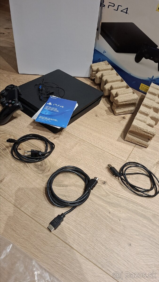 PS4 slim - 3