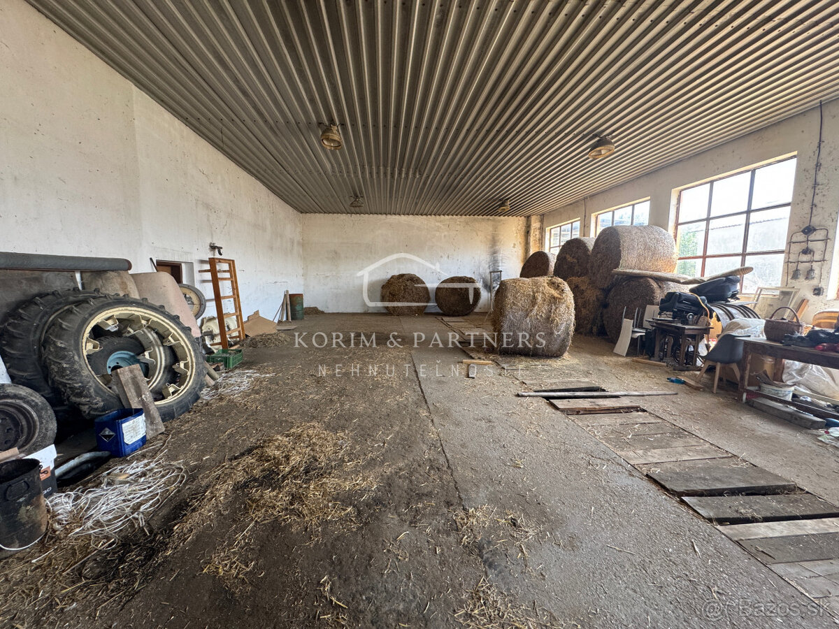 NOVINKA - Rodinná farma na vyše 2,5 hektároch pri Komárne - 3