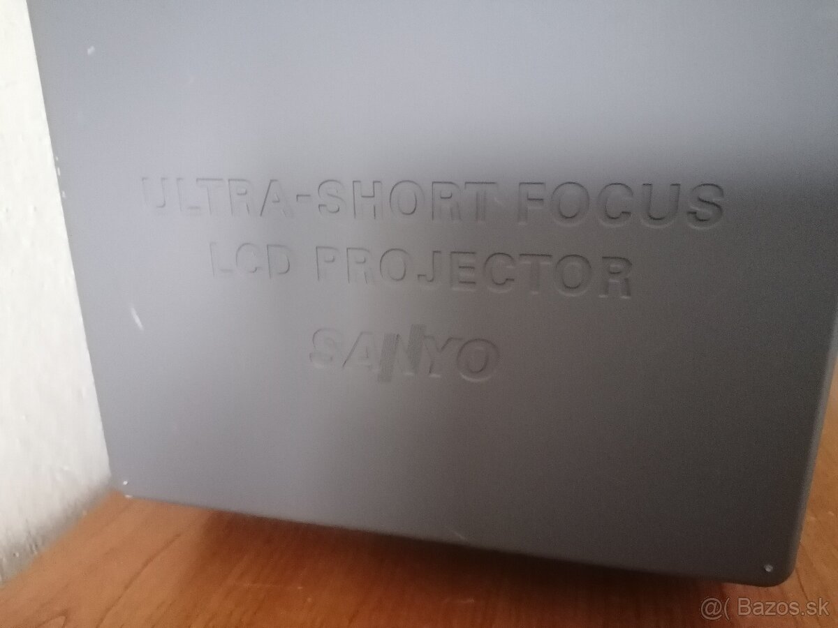 Projektor Sanyo PLC-XL50 - 3