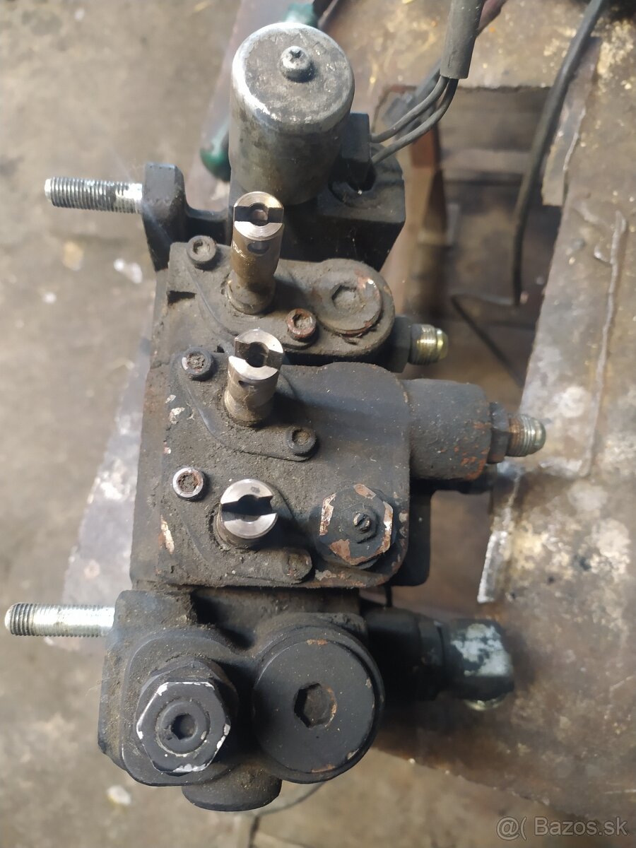 Predám hydraulický rozvádzač - 3