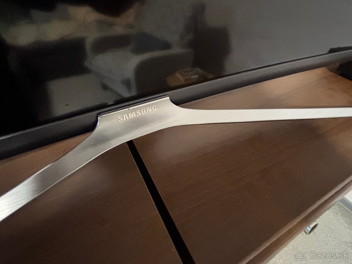 Samsung Smart TV Curved 43” - 3