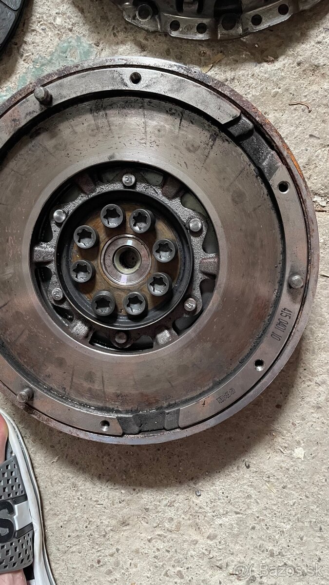 Spojka z zotrvačnikom - 3