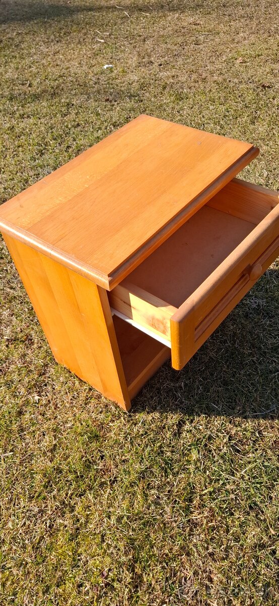 Predám nočný stolík - 3