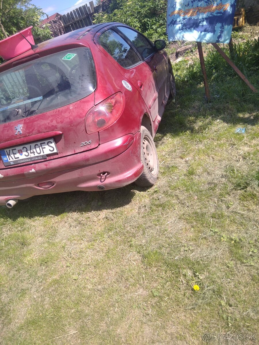 predám Peugeot 206 - 3