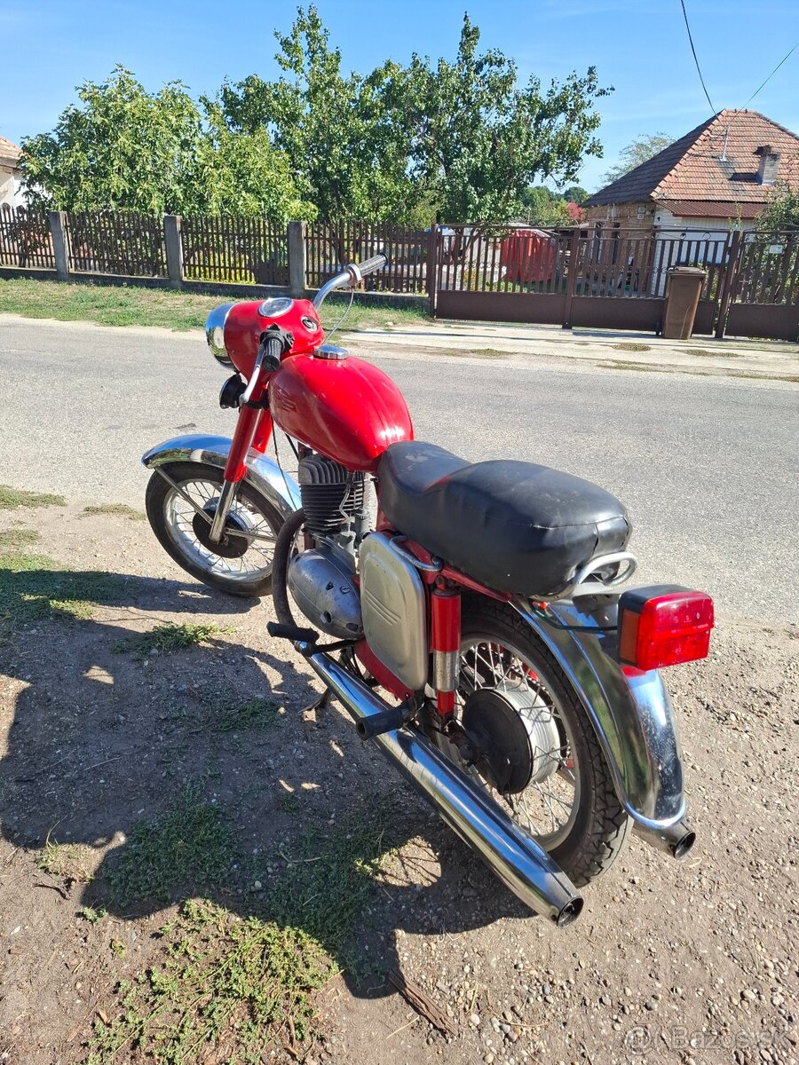 Jawa 250 - 3