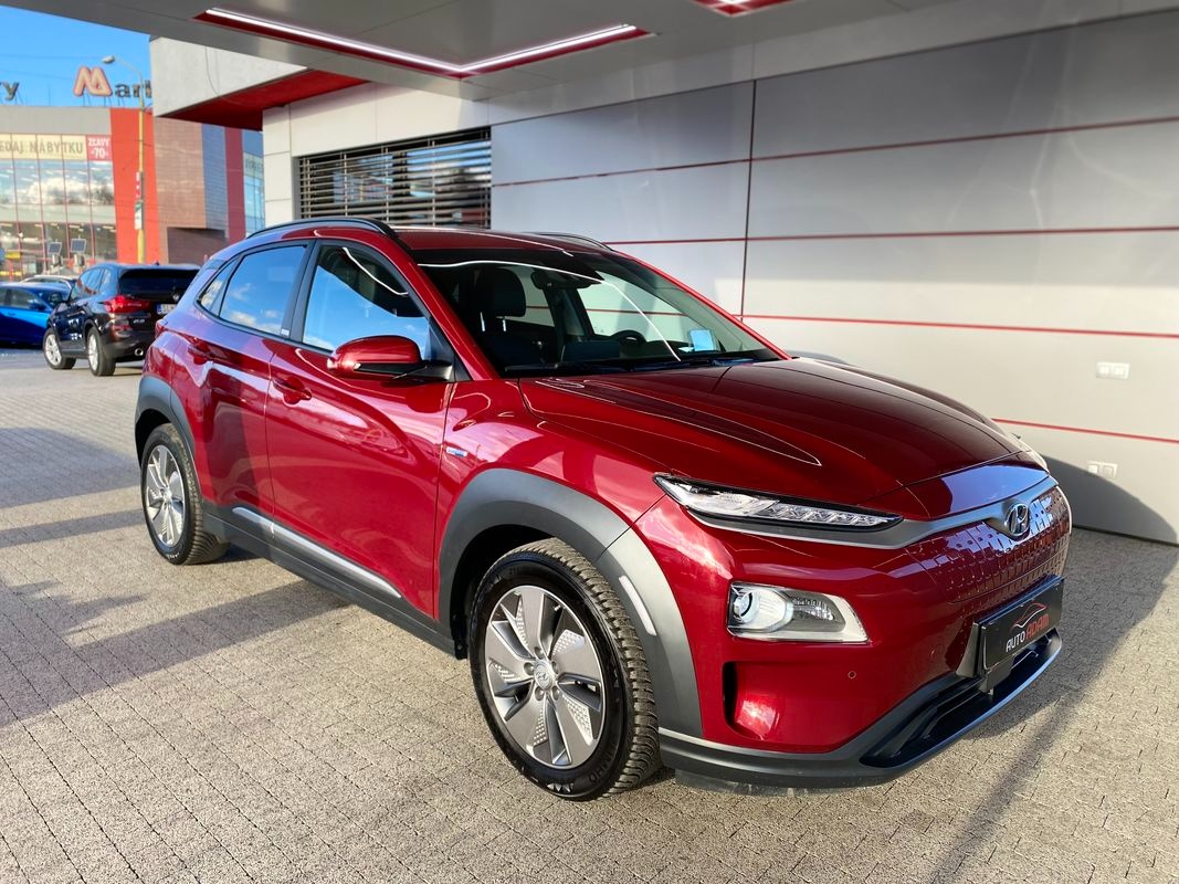 Hyundai Kona Electric 150kW Premium+ 64 kWh ZÁRUKA 11/2025