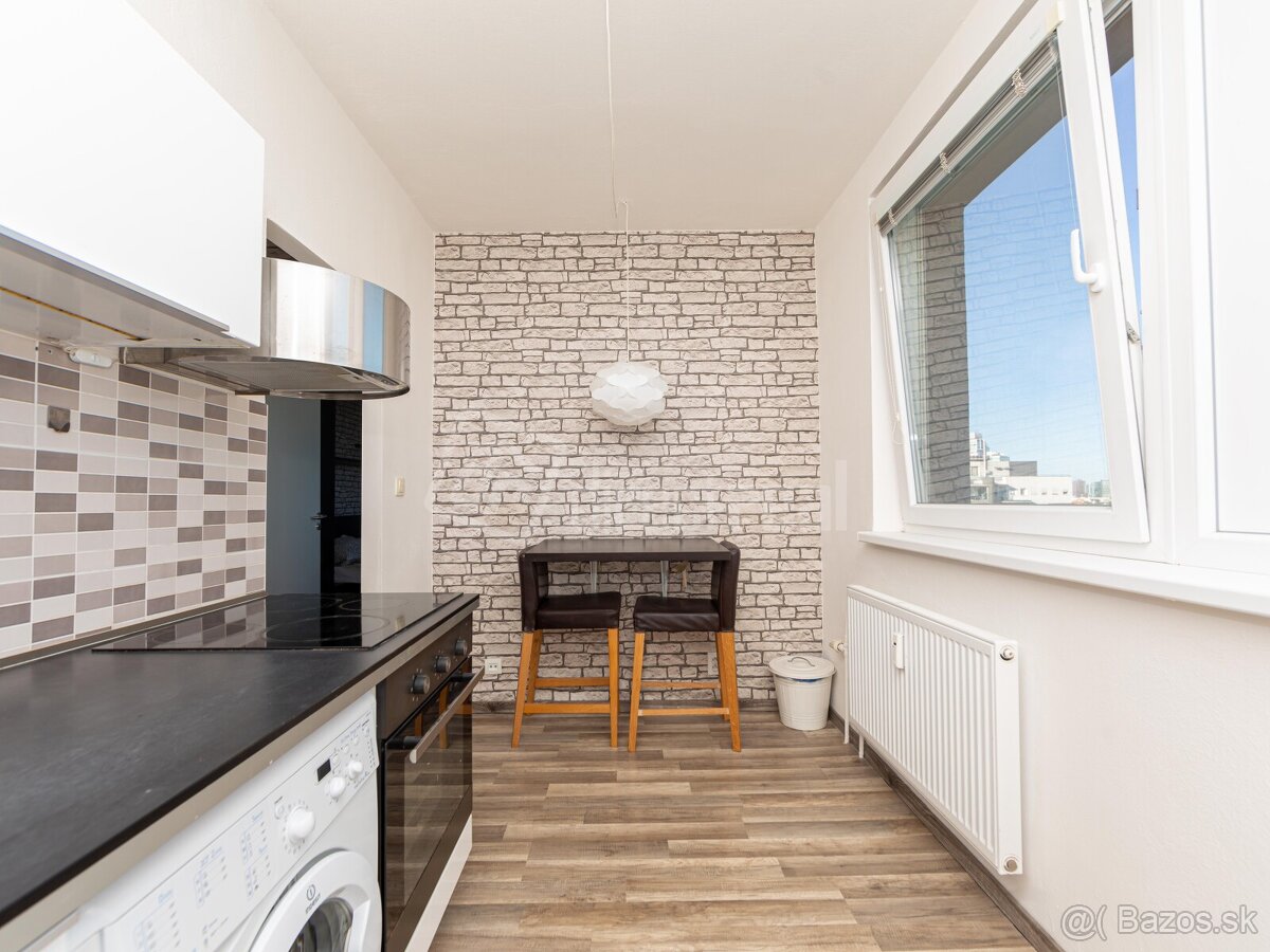 Predáme kompletne zrekonštruovaný byt pri centre Brati… - 3