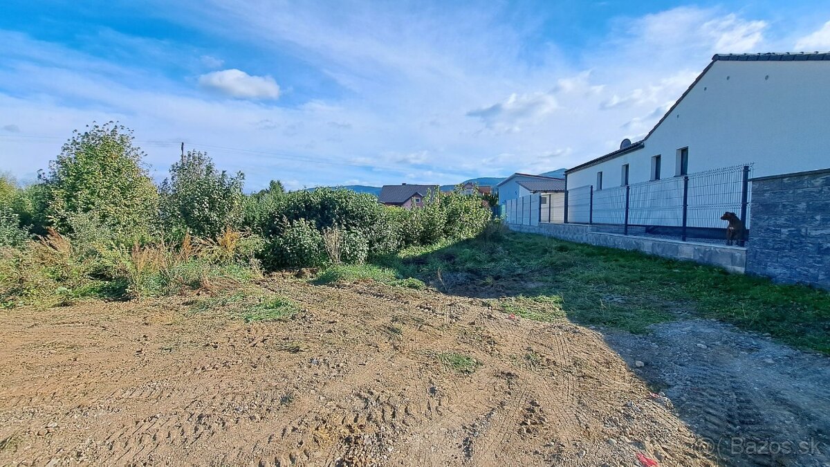 PREDAJ: pozemok na stavbu domu / bytovky - 1176m2 - 3