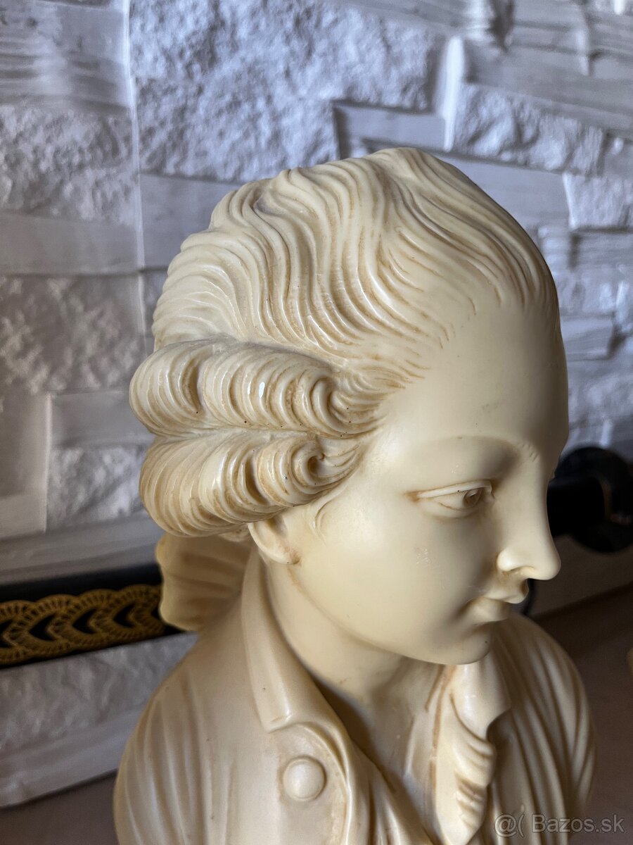 Albastrová socha – busta mladého muža (pravdepodobne Mozart) - 3