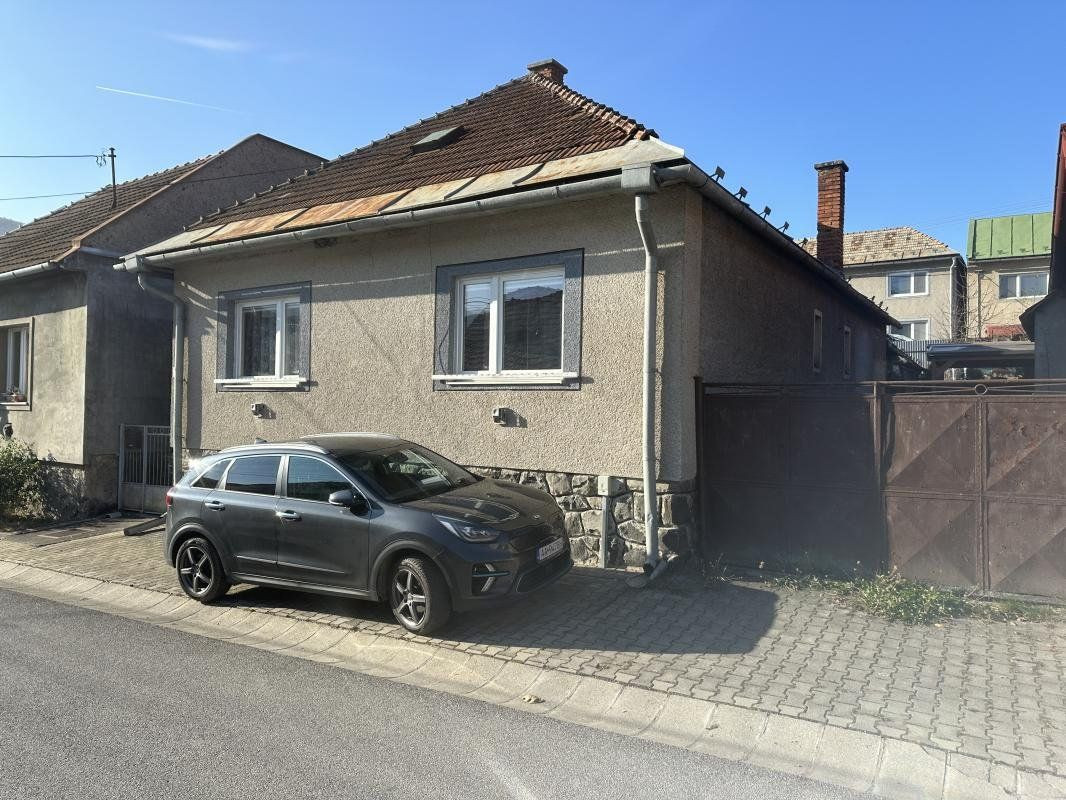 Ponúkame na predaj starší bungalov v Brusne - 3