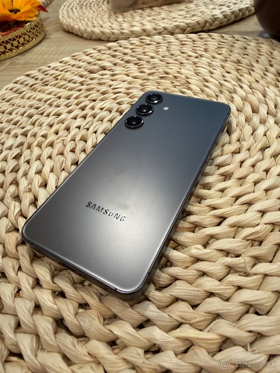 Samsung Galaxy S24 - 3