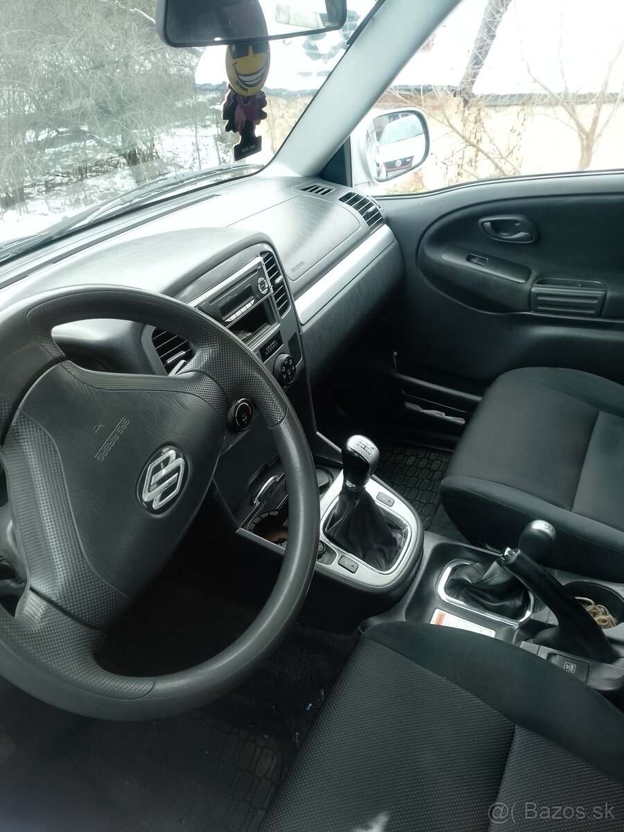 Predám Suzuki Grand Vitara 2.0 80kw 2003 - 3