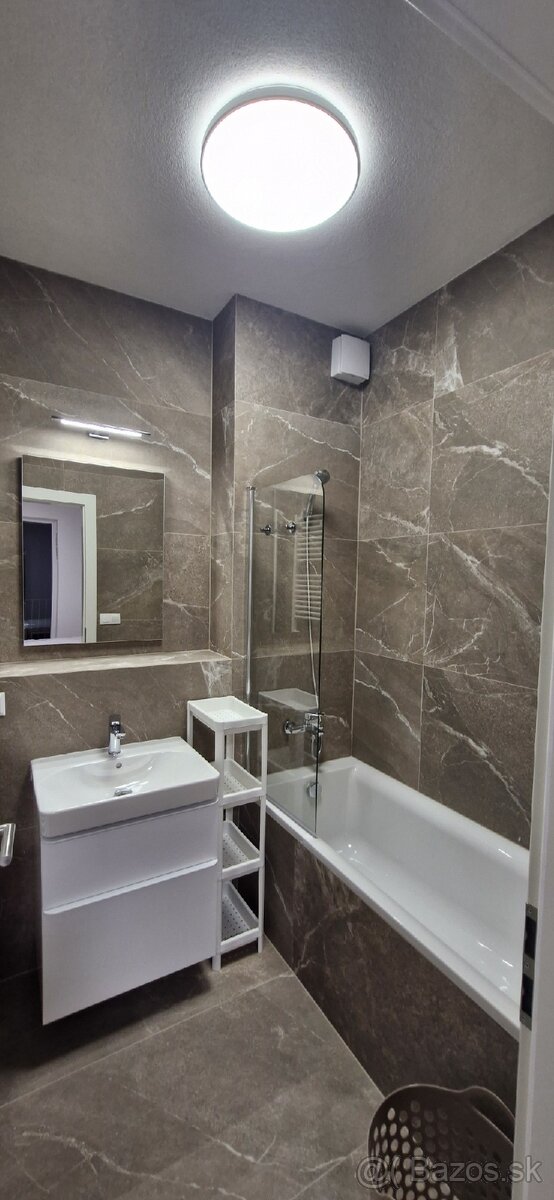 Prenajnem byt v centre mesta - 3