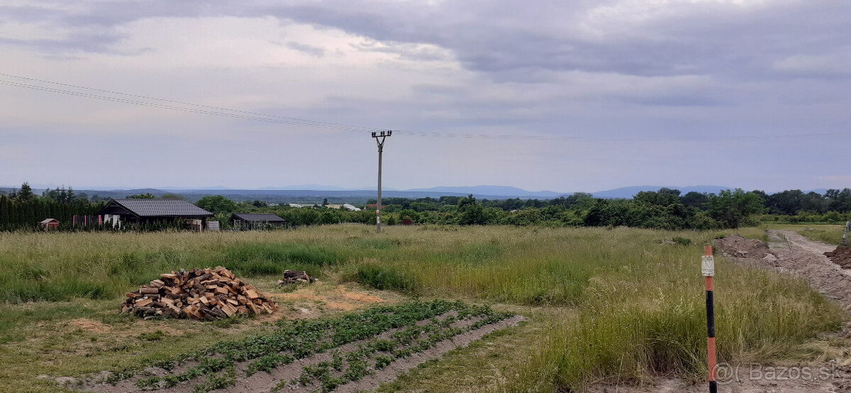 Slnečný pozemok pod Vinianskym hradom - 3