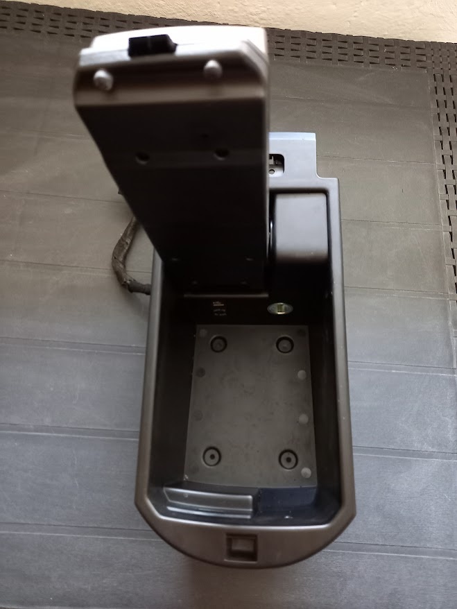 BMW X3 F25 odkladací kastlík - 3