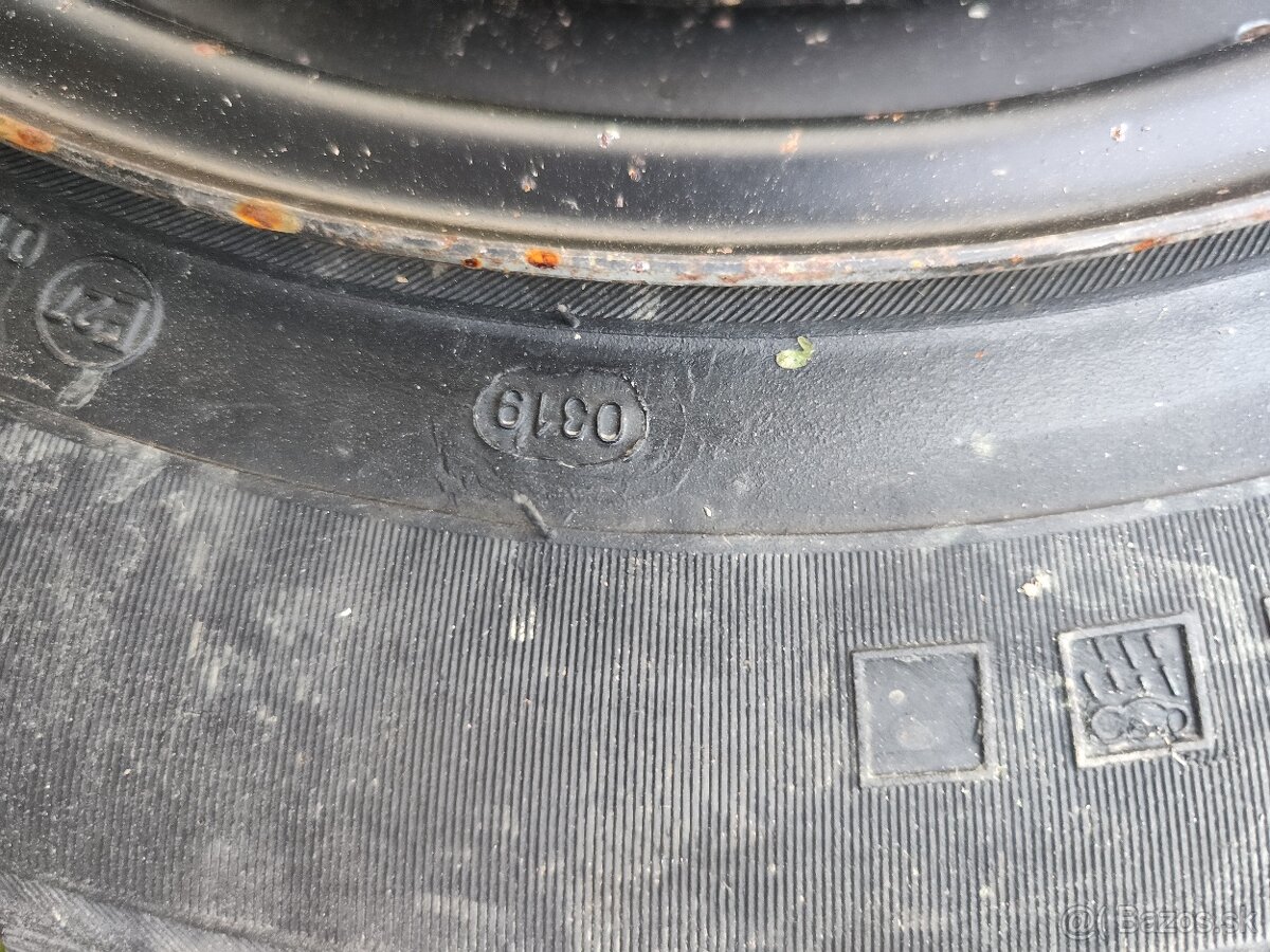 Predám pneu Lada Niva - 3