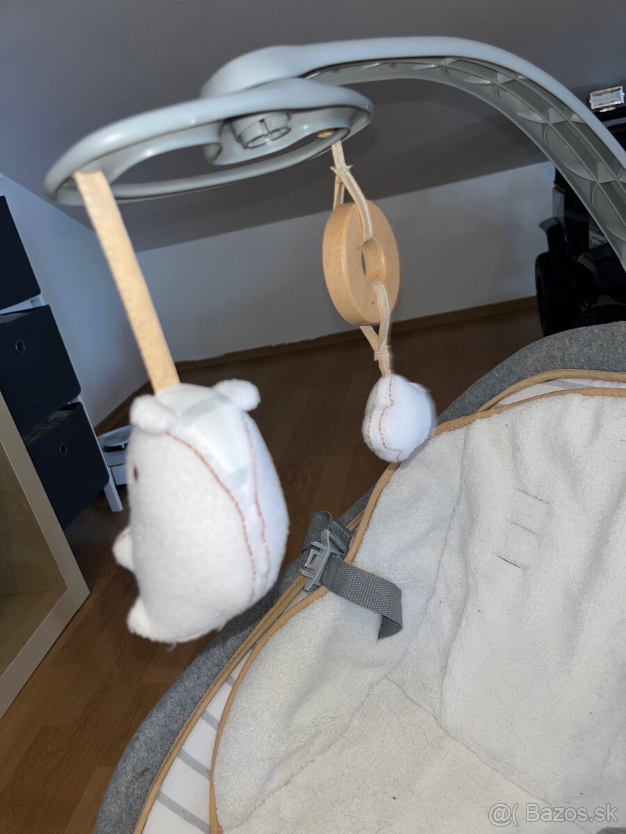 Detské lehátko Ingenuity™ Rocking Seat Bella Teddy (sivé) - 3