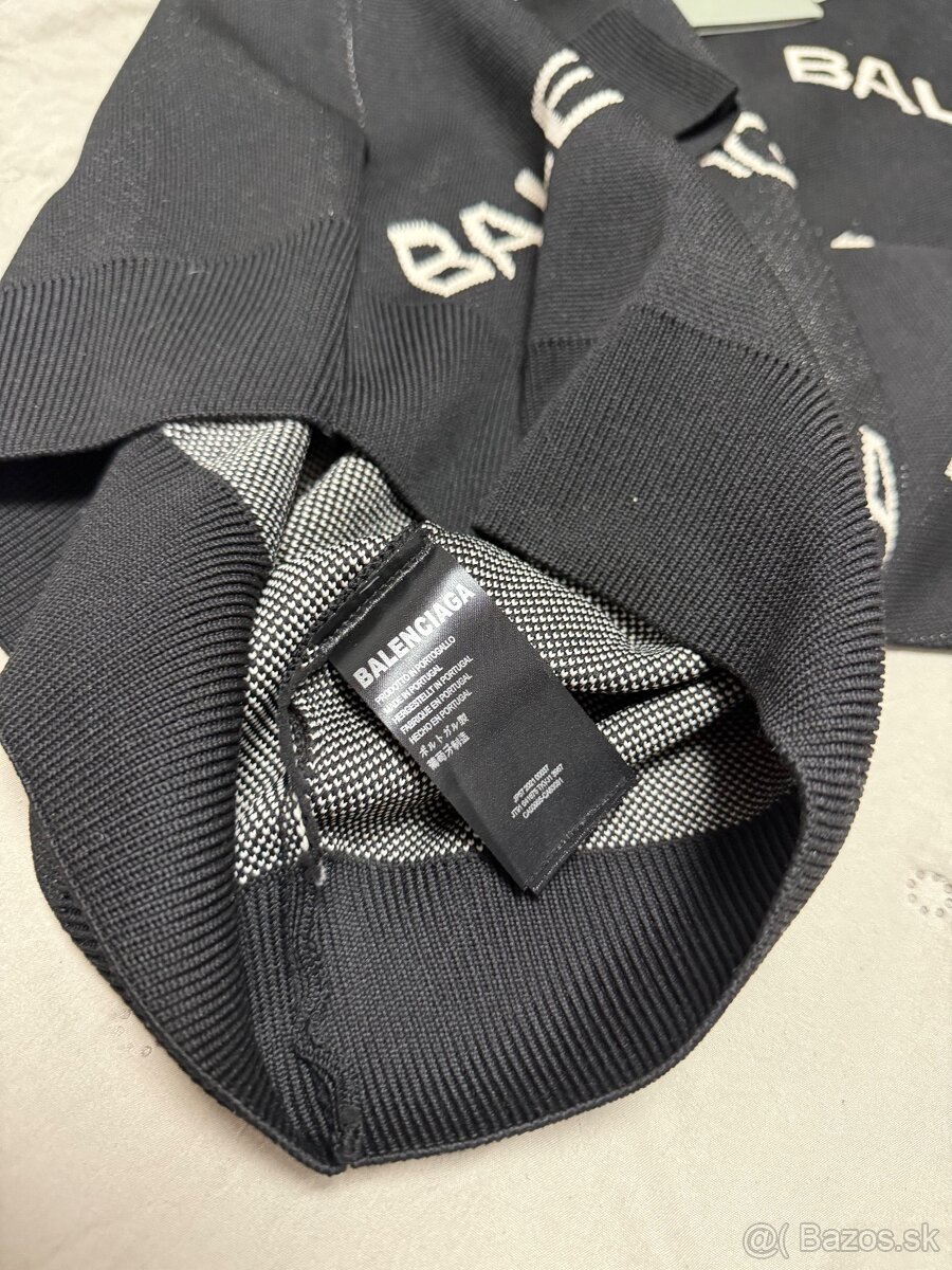 Balenciaga čierny sveter veľkosť S - 3