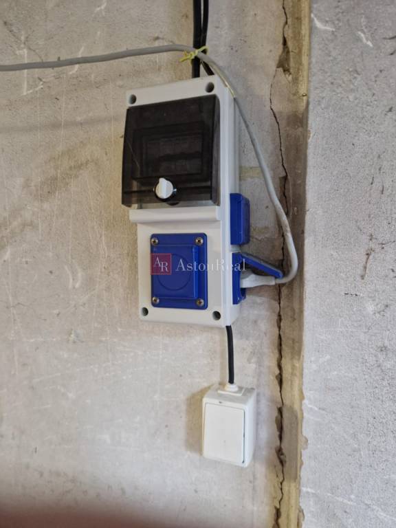 Garáž samostatná, voda, elektrina, kúrenie Rača - Novohorská - 3