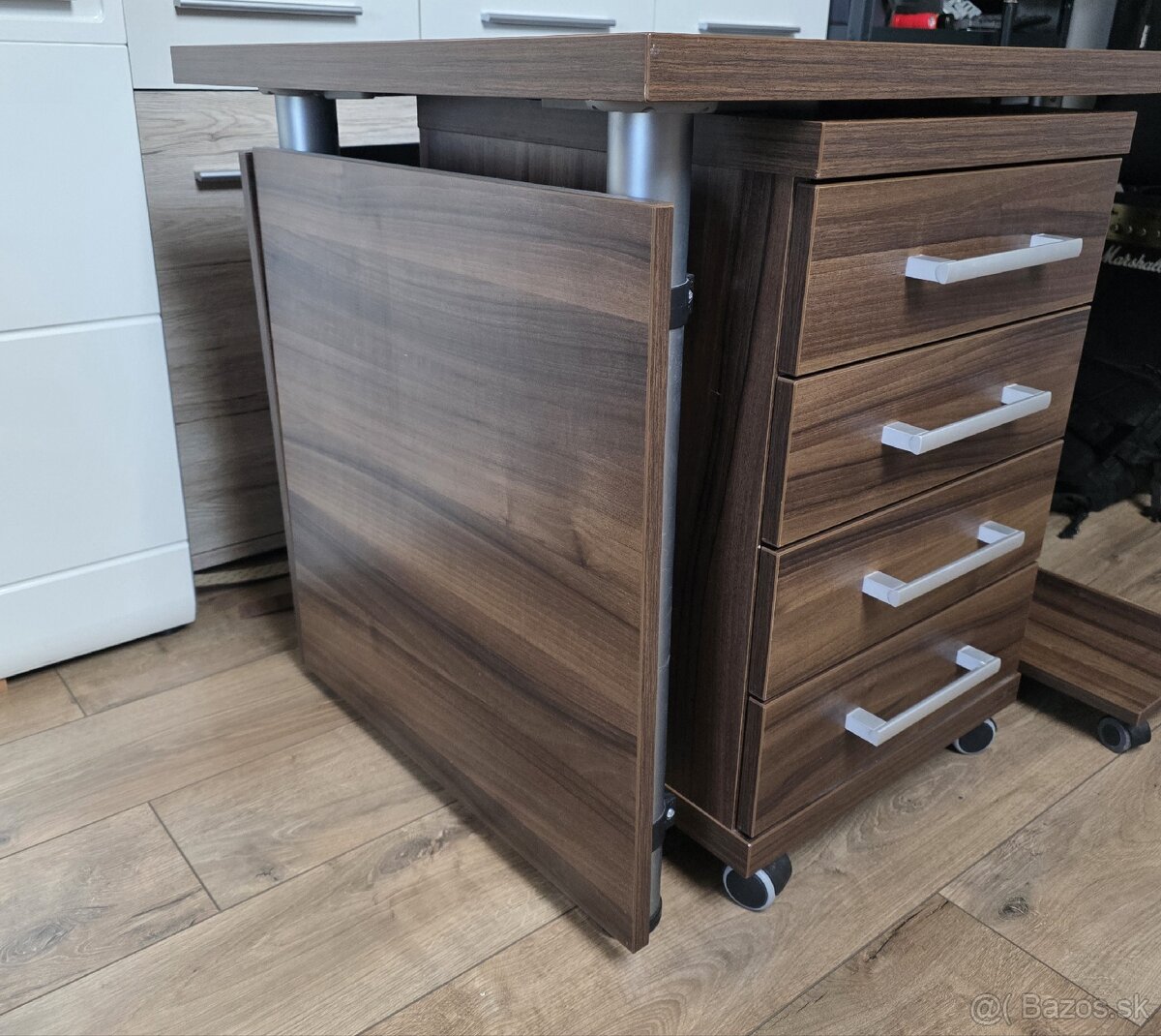 P:PRACOVNÝ STÔL - 3