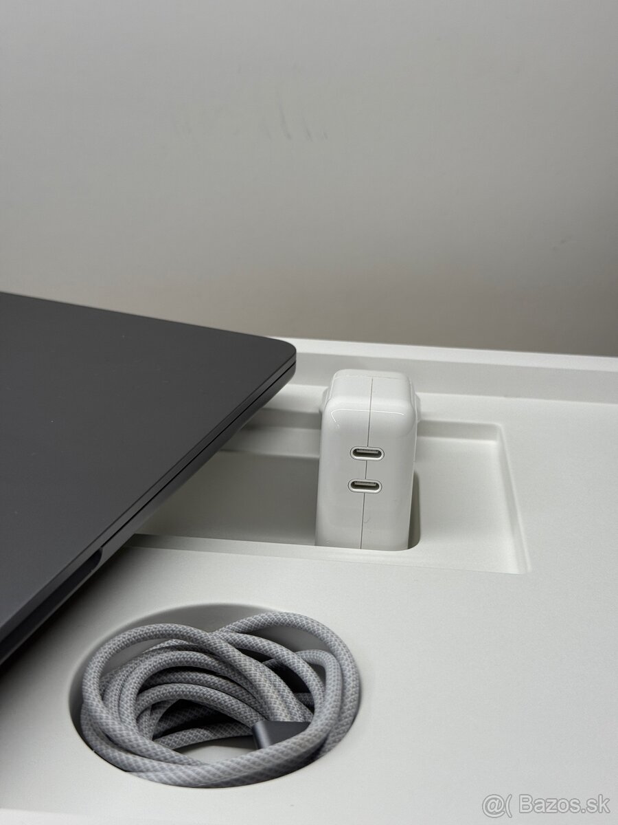 Apple Macbook Air 15” M3 | 512GB - 3