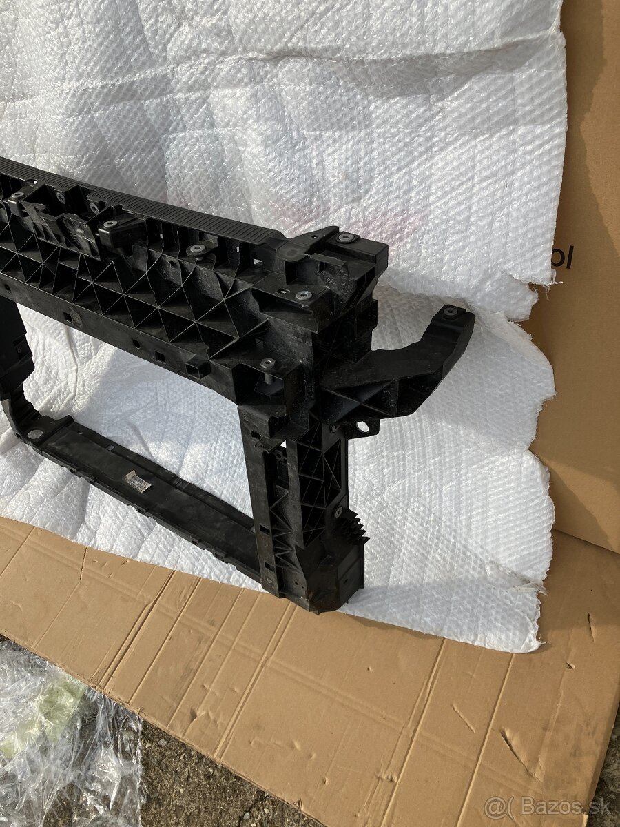 chladicova stena seat ateca predni celo - 3