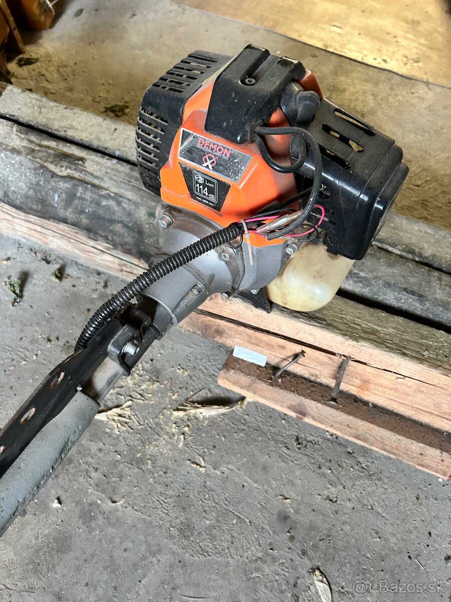 Benzínový krovinorez - 3