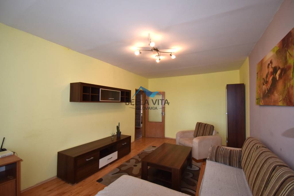 EXKLUZÍVNE Priestranný 2-izbový byt s balkónom v centre Gala - 3