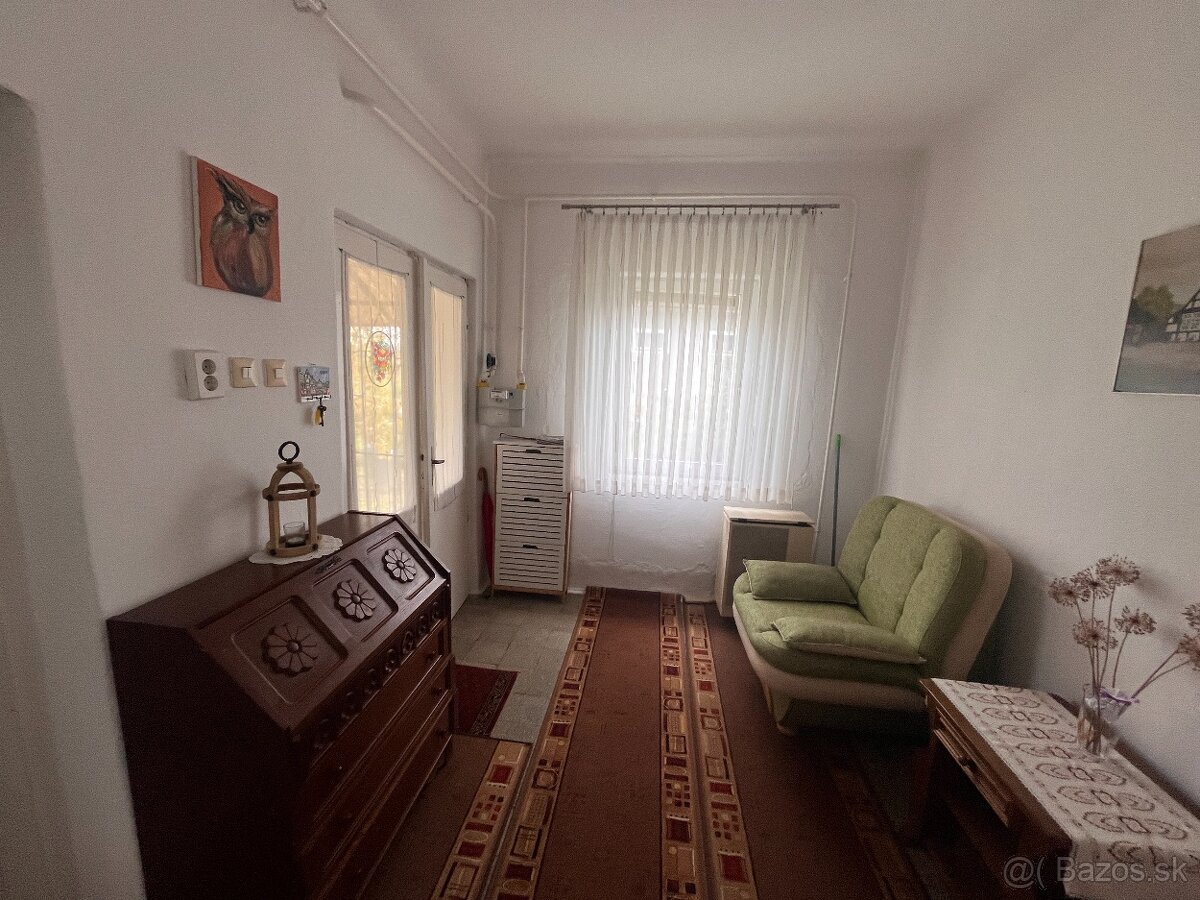 MAĎARSKO - MÁRTONYI - 2 IZBOVÁ RD BLÍZKO JAZERA RAKAC - 3