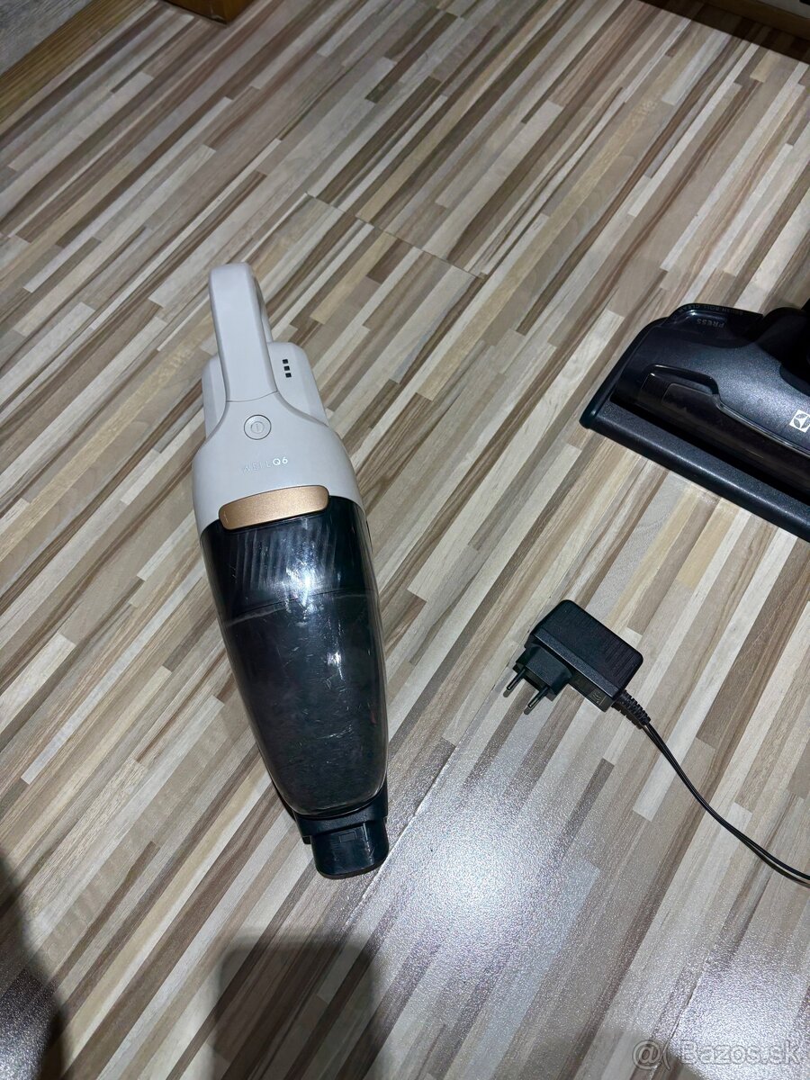 Tyčový vysávač Electrolux Well Q6 - 3
